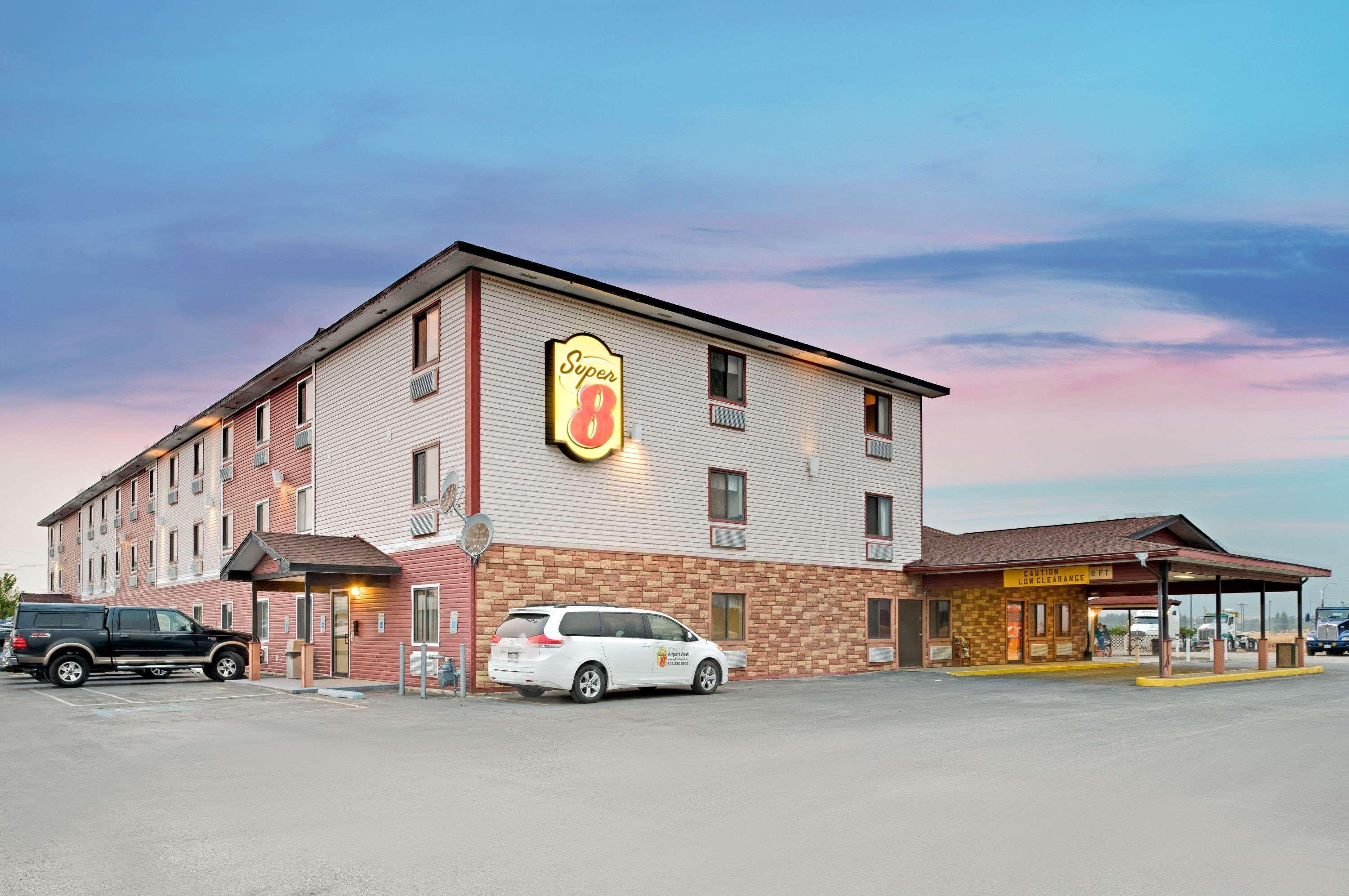 Super 8 By Wyndham Spokane/West Airway Heights Exterior photo