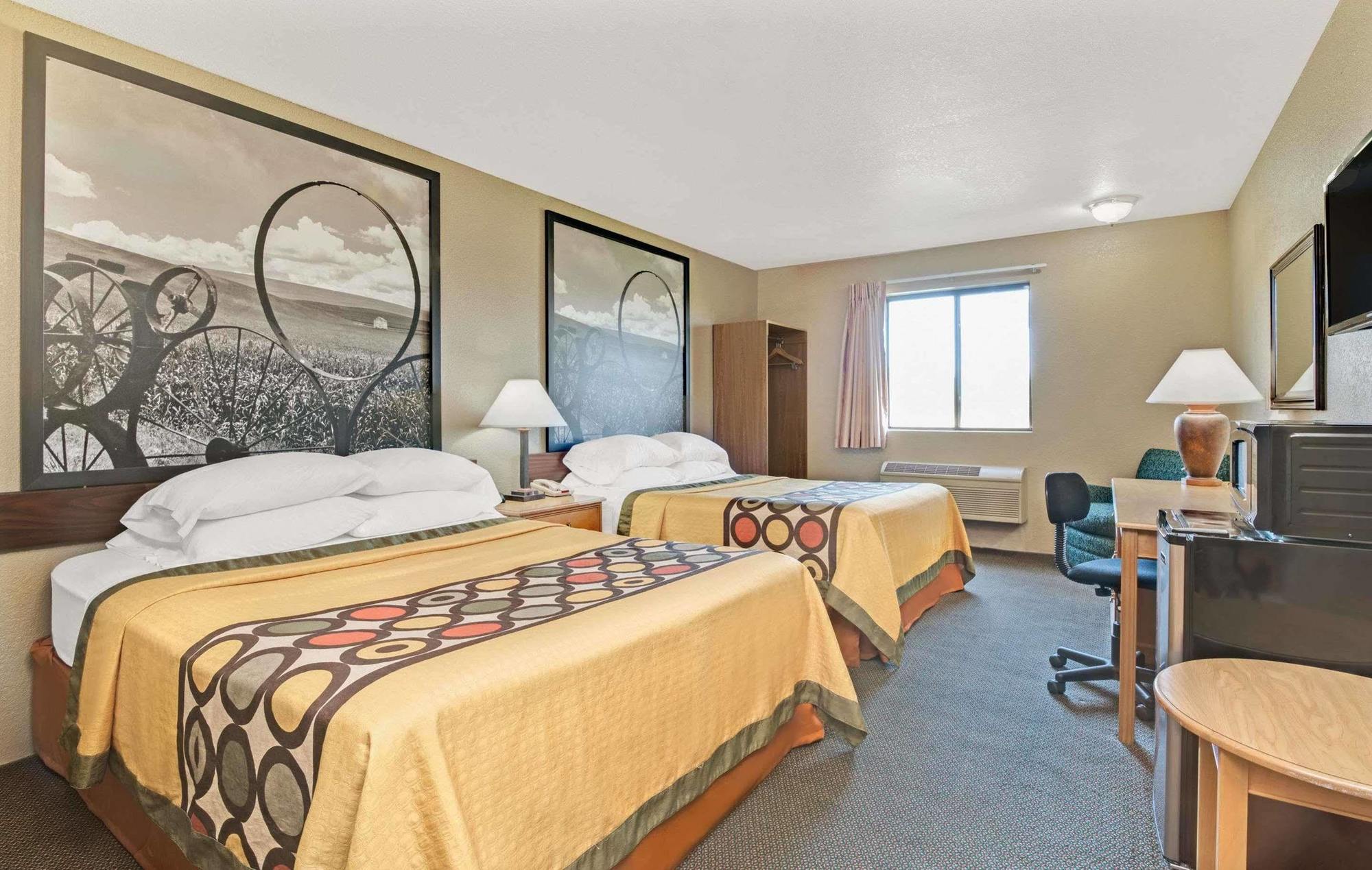 Super 8 By Wyndham Spokane/West Airway Heights Exterior photo